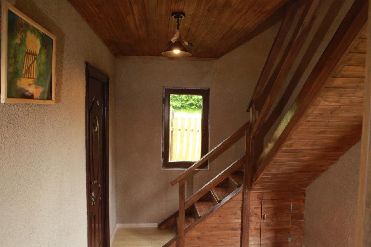 מסטיה Cottage Woodside מראה חיצוני תמונה