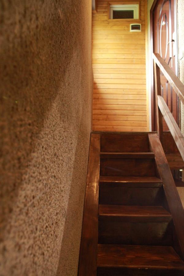 מסטיה Cottage Woodside מראה חיצוני תמונה